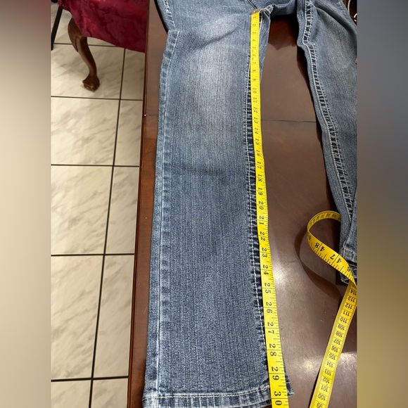 Women’s Size 6 Average Blue Straight Leg Jeans Roz & Ali Blue Jeans Light Washed - Picture 8 of 10